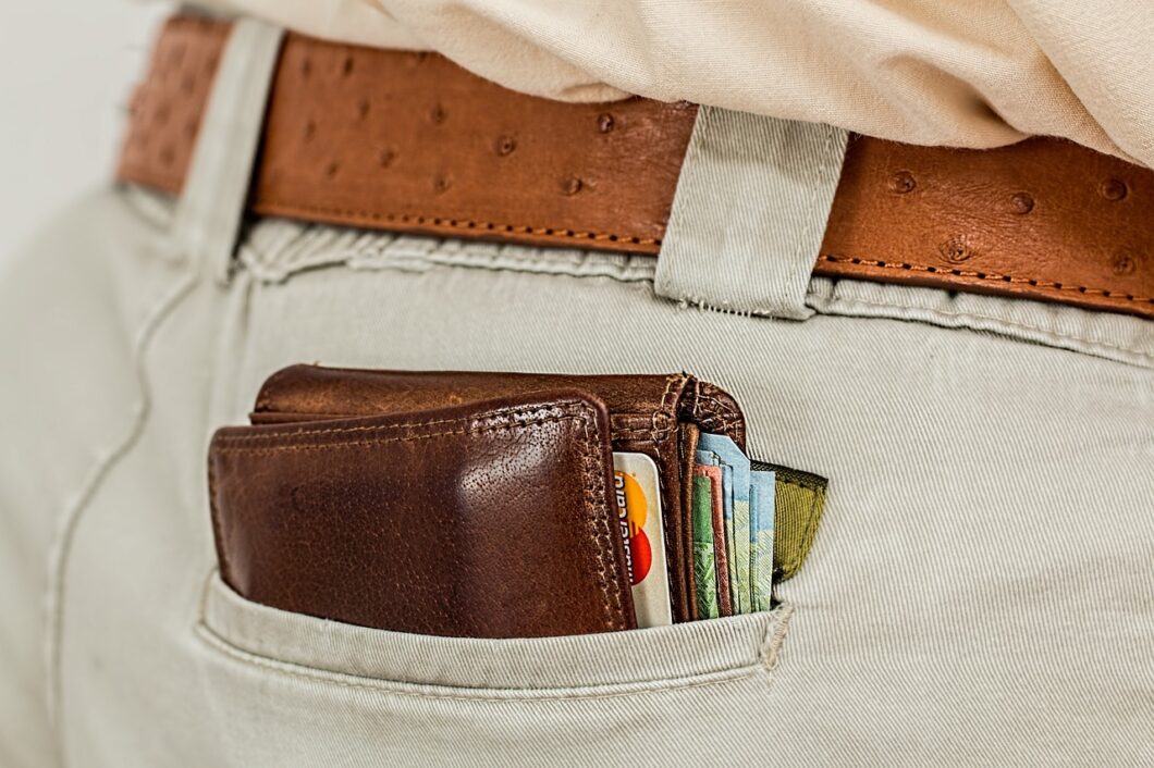 4 Steps To Climbing Out of Debt 1